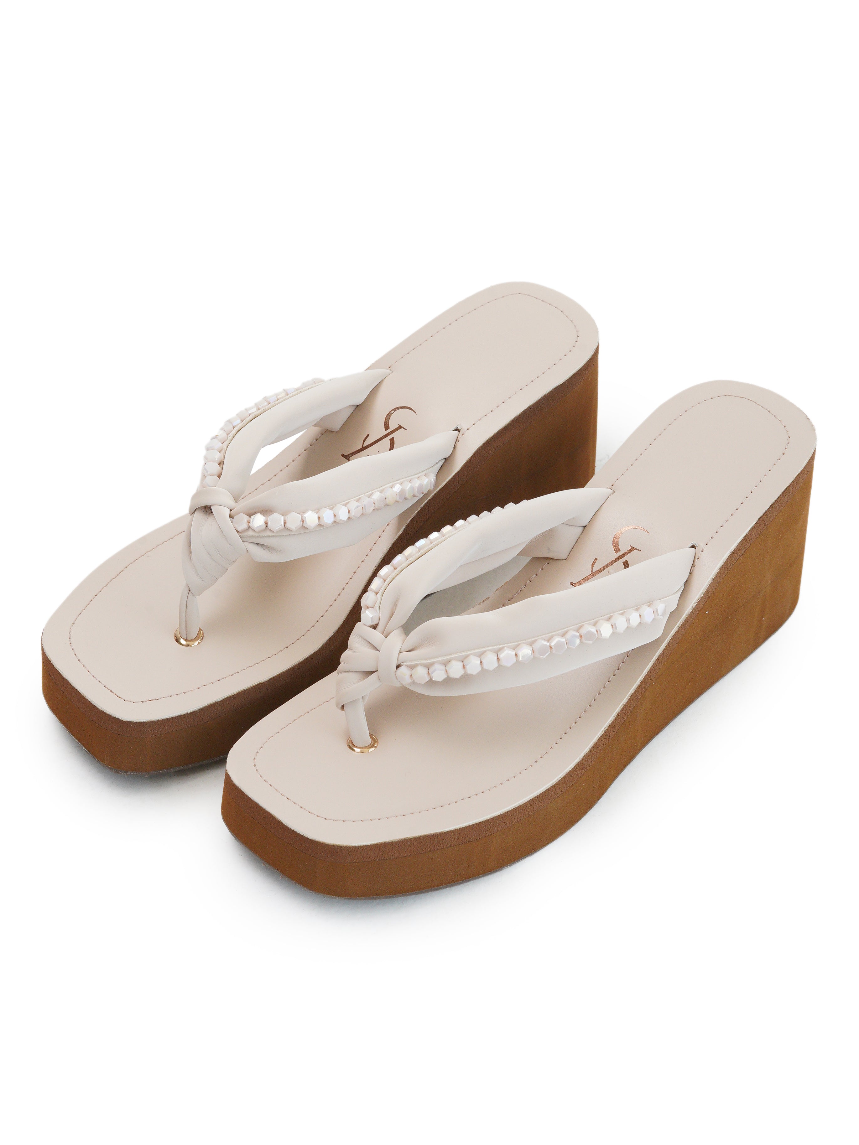 Knotted detail high platforms