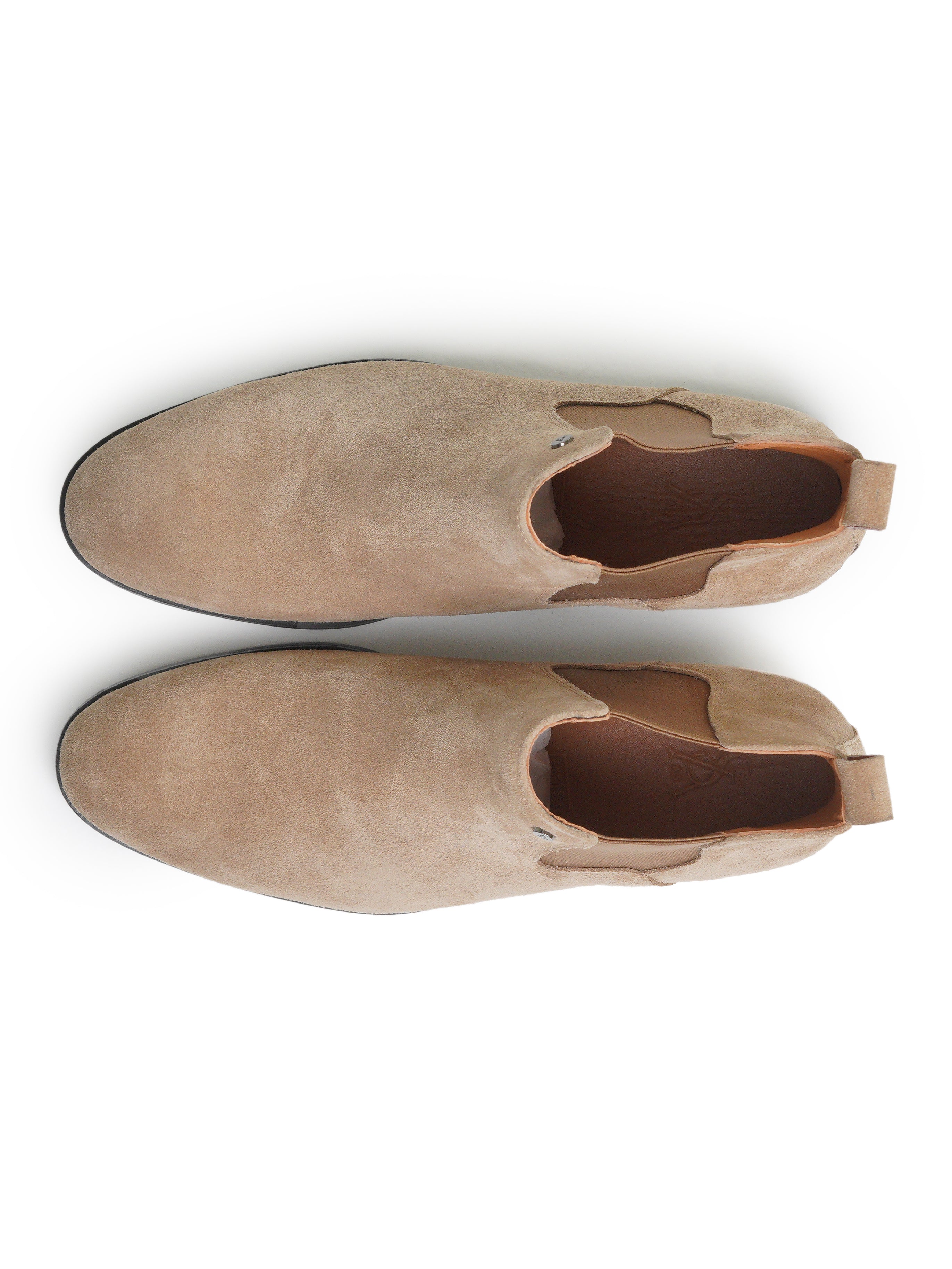 Chelsea boots in suede