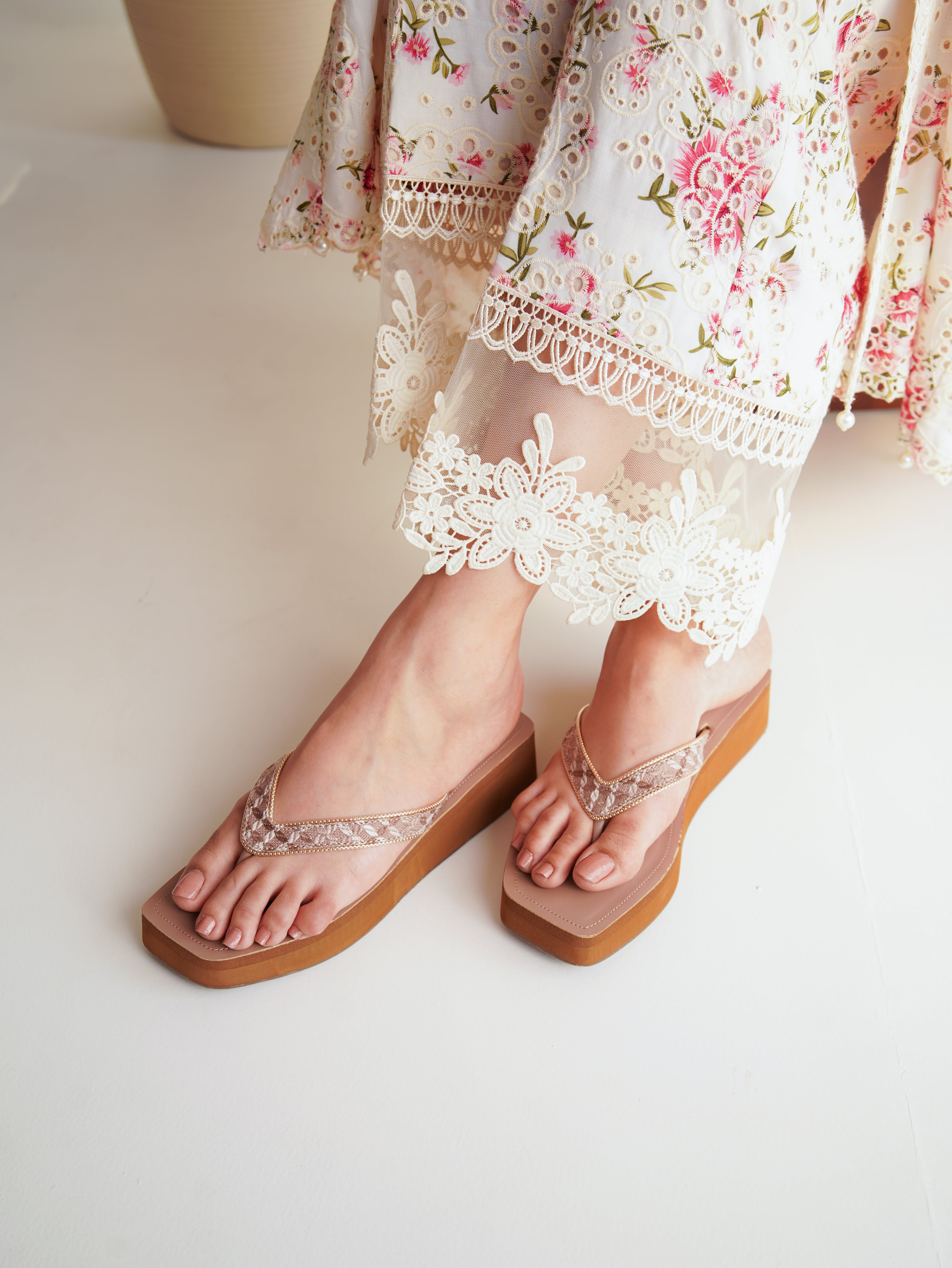 Threaded Patterned Wedges