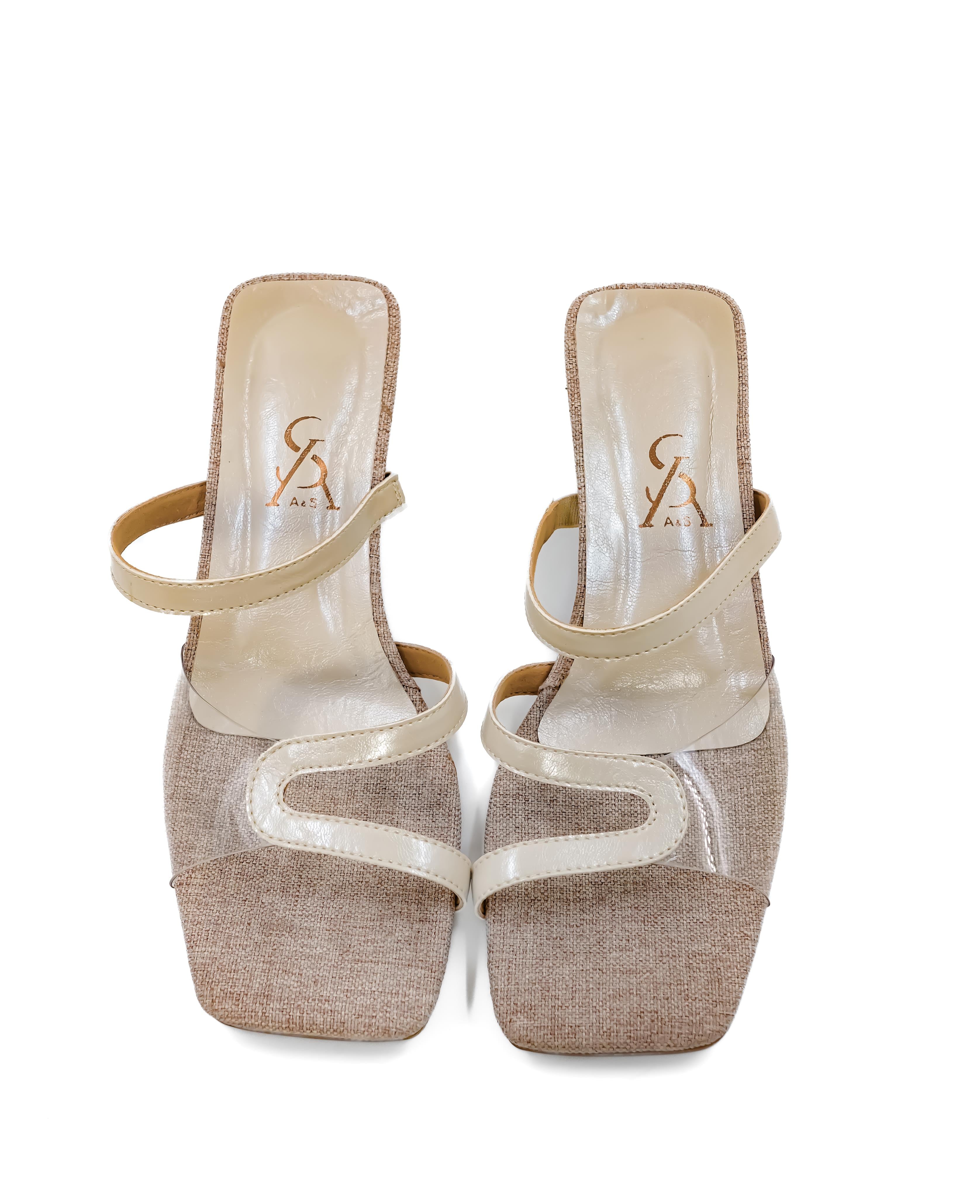 Twisted Strap Detail Vinyl Kitten Heel