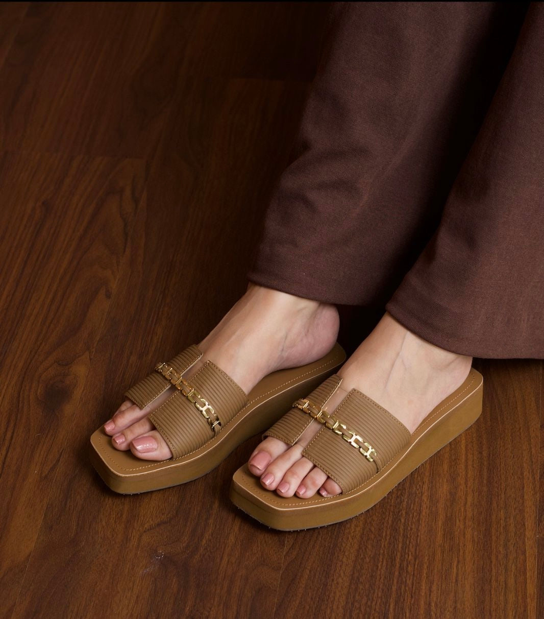 Chain Link Strap Platform Sandals