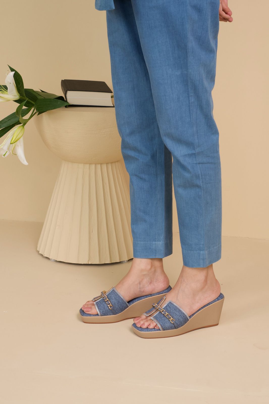 Chain Detail Wedges