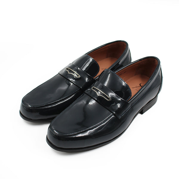 PATENT LEATHER LOAFER WITH METAL DETAIL