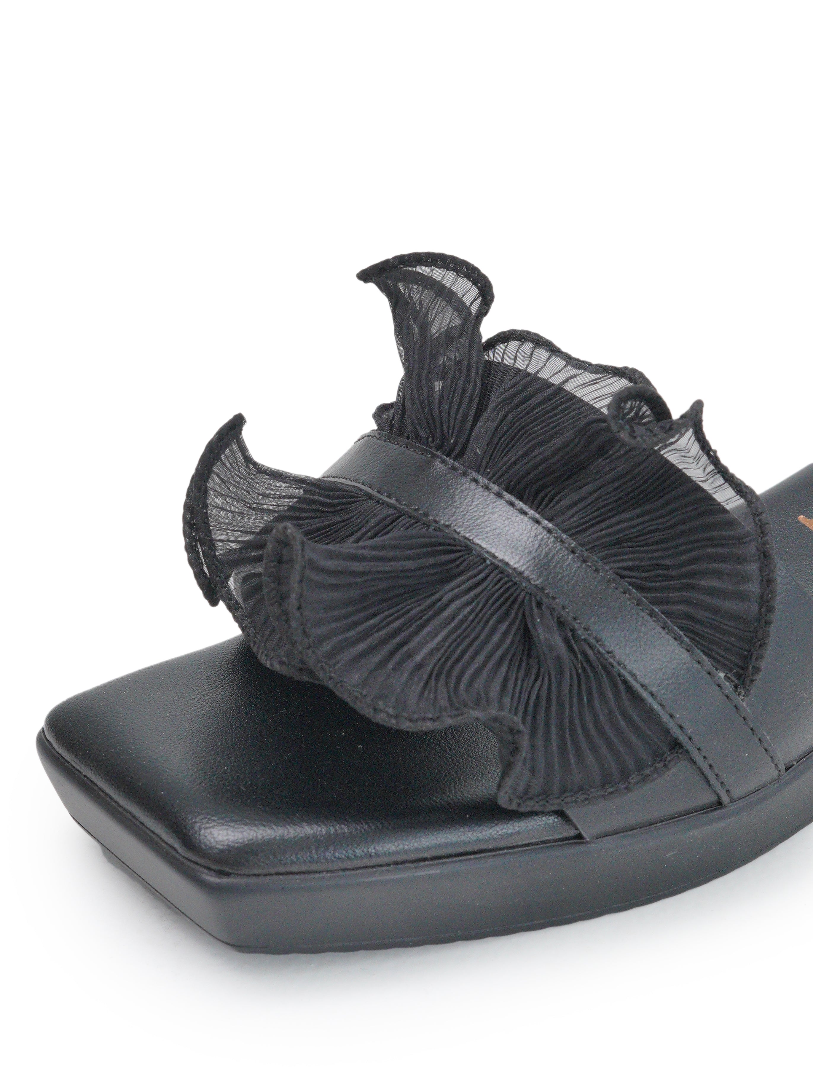 Crinkled Detail Medium Wedges