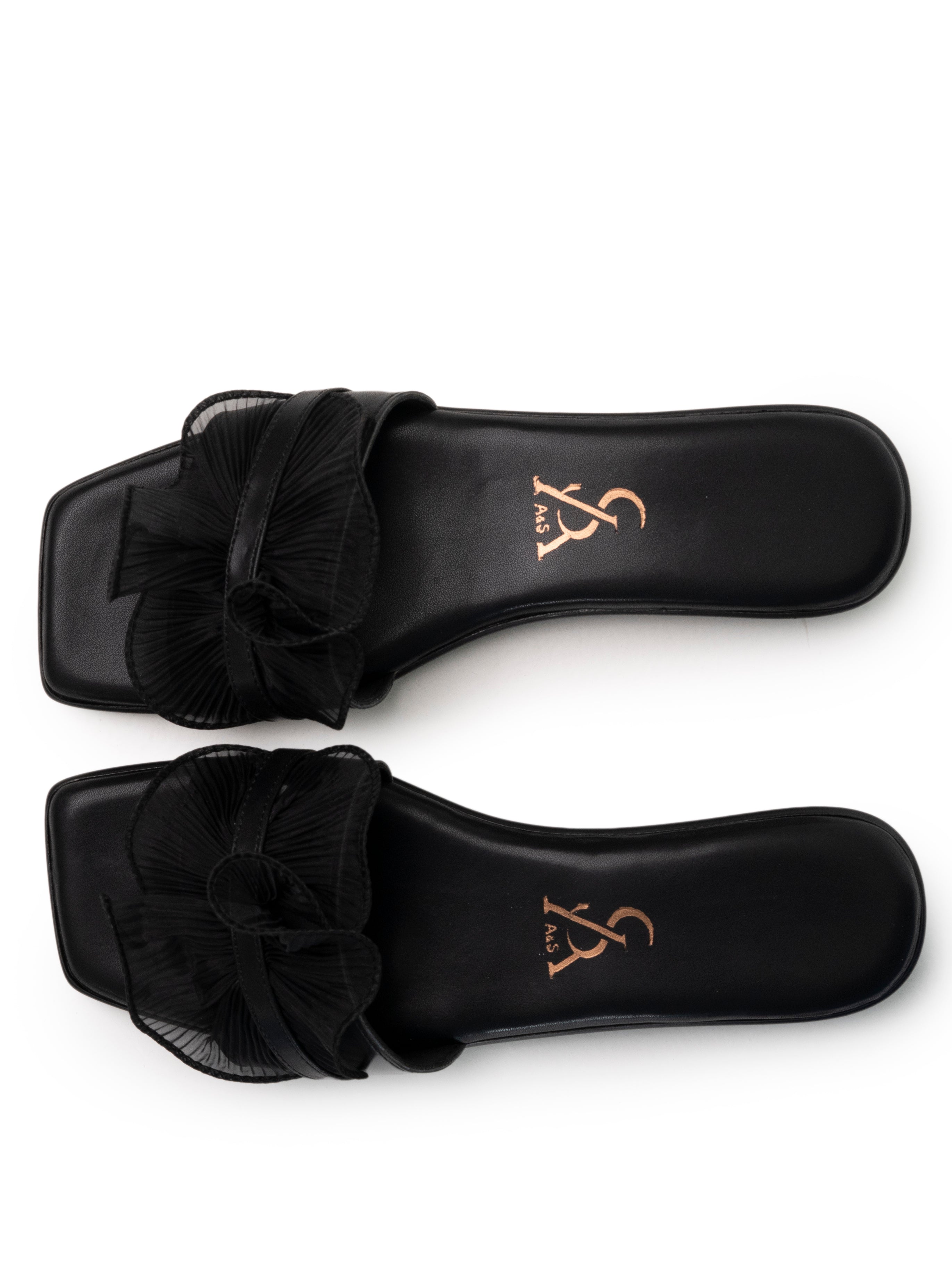 Crinkled Detail Medium Wedges