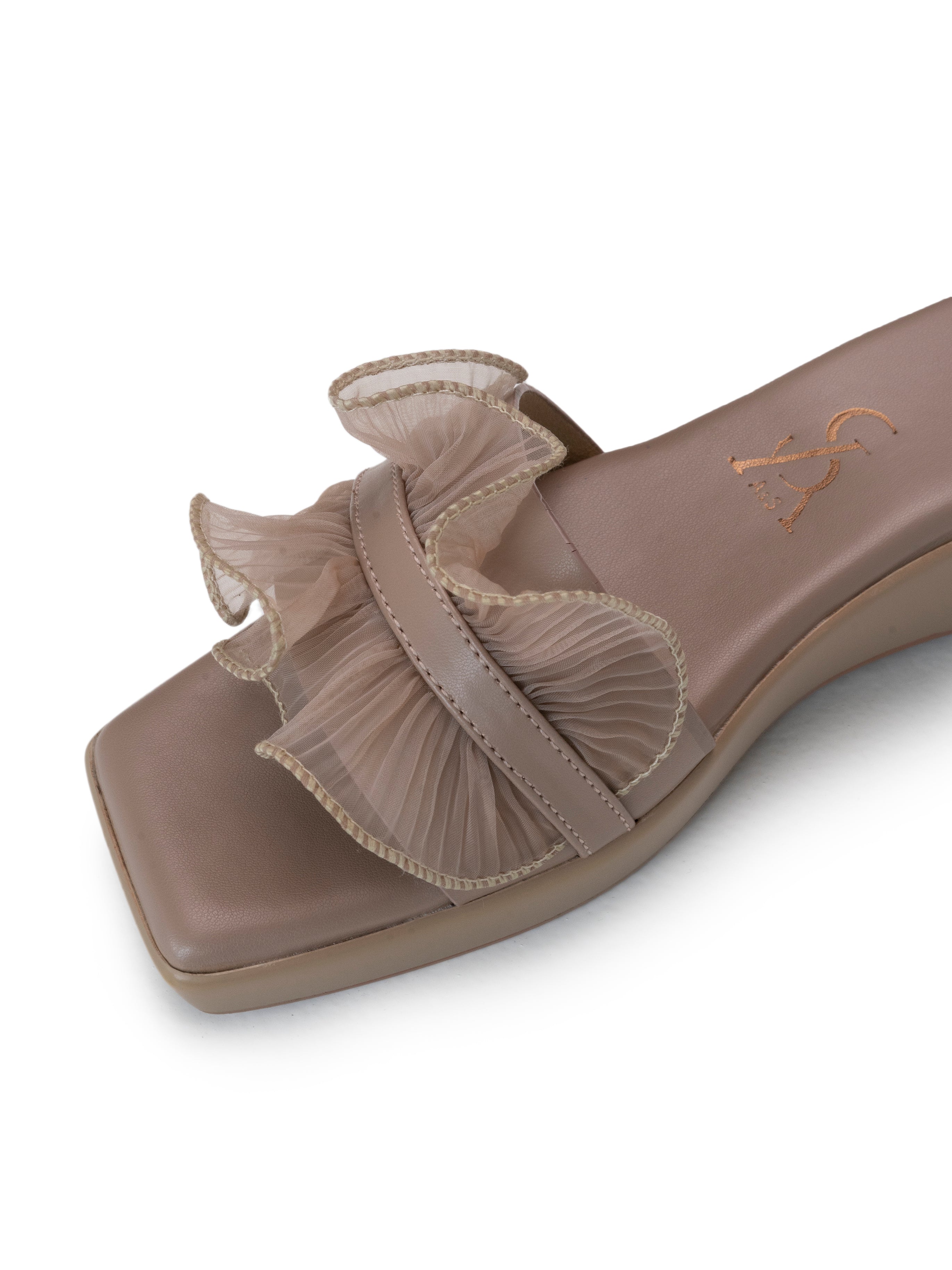Crinkled Detail Medium Wedges