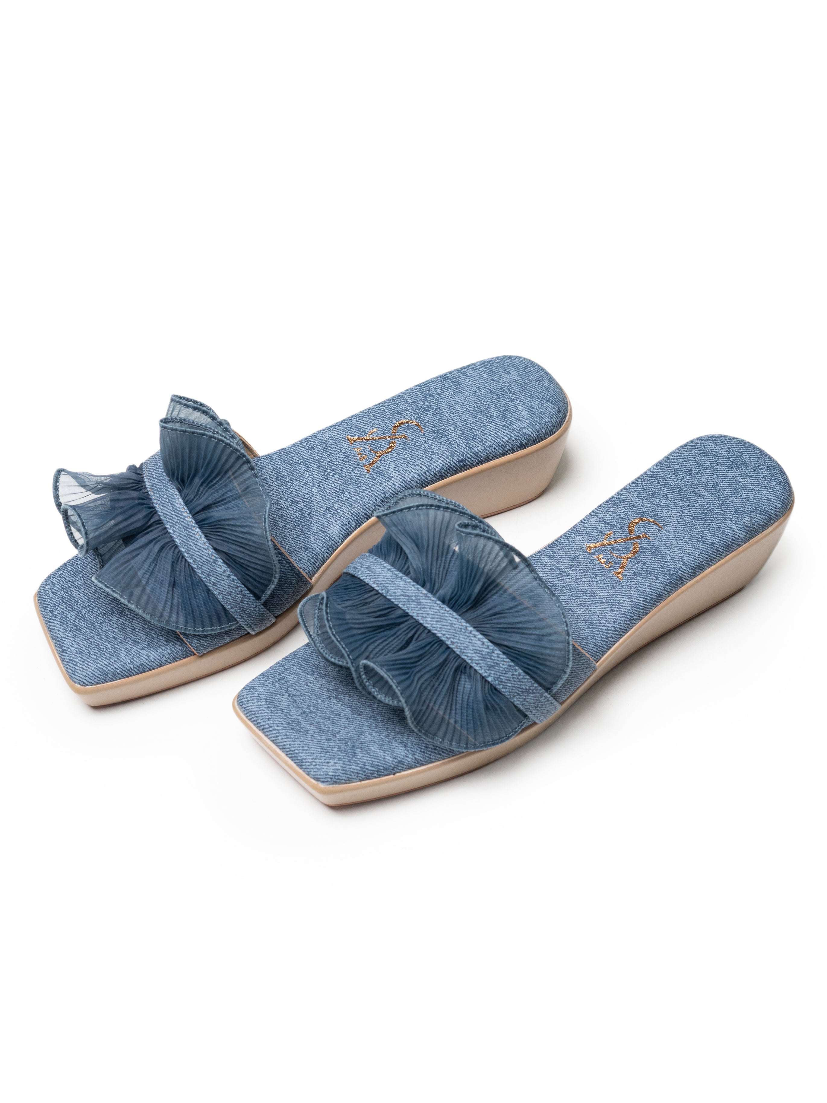 Crinkled Detail Medium Wedges
