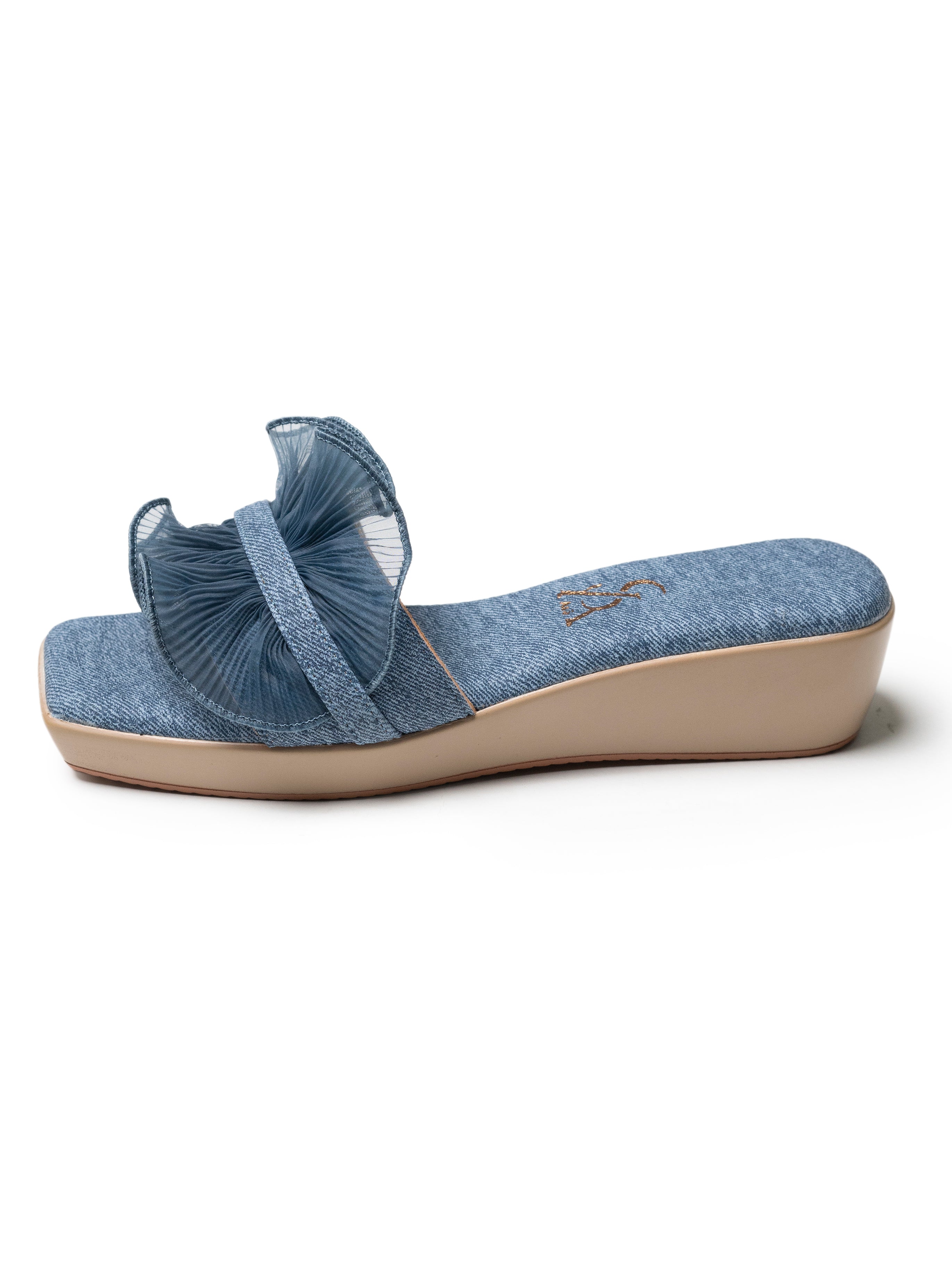 Crinkled Detail Medium Wedges
