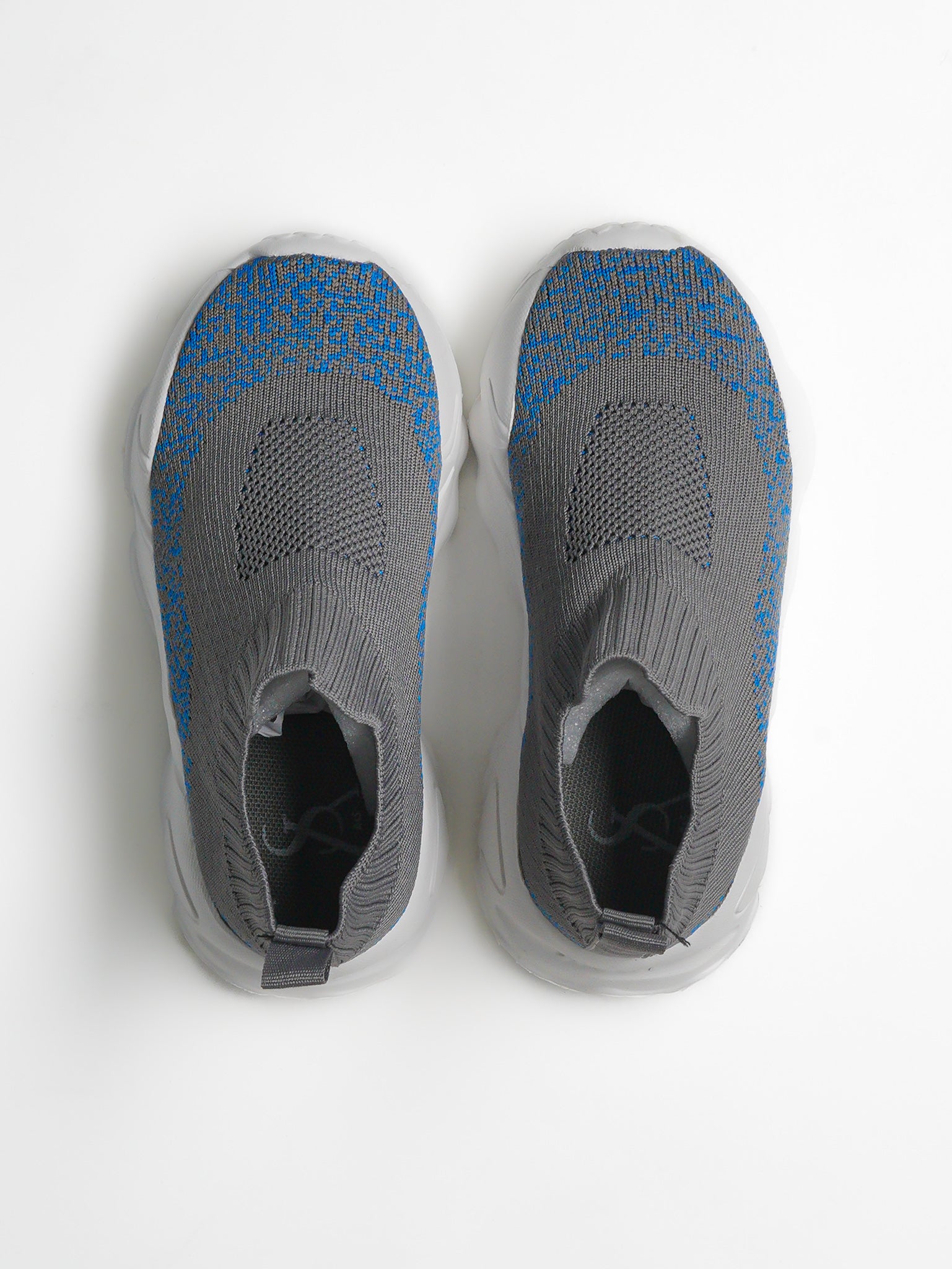 SPORTY SLIP ONS