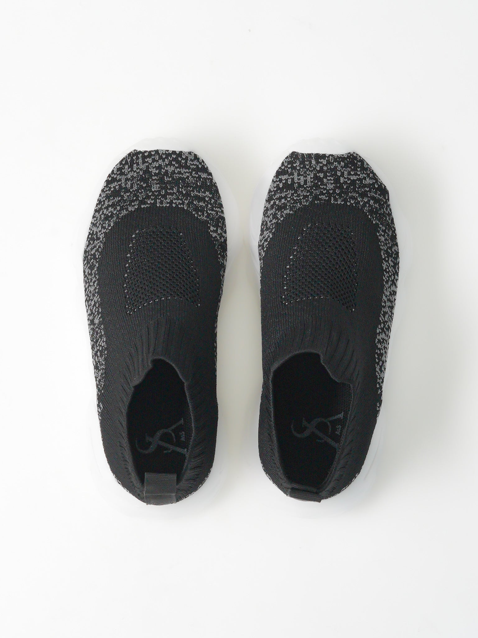 SPORTY SLIP ONS