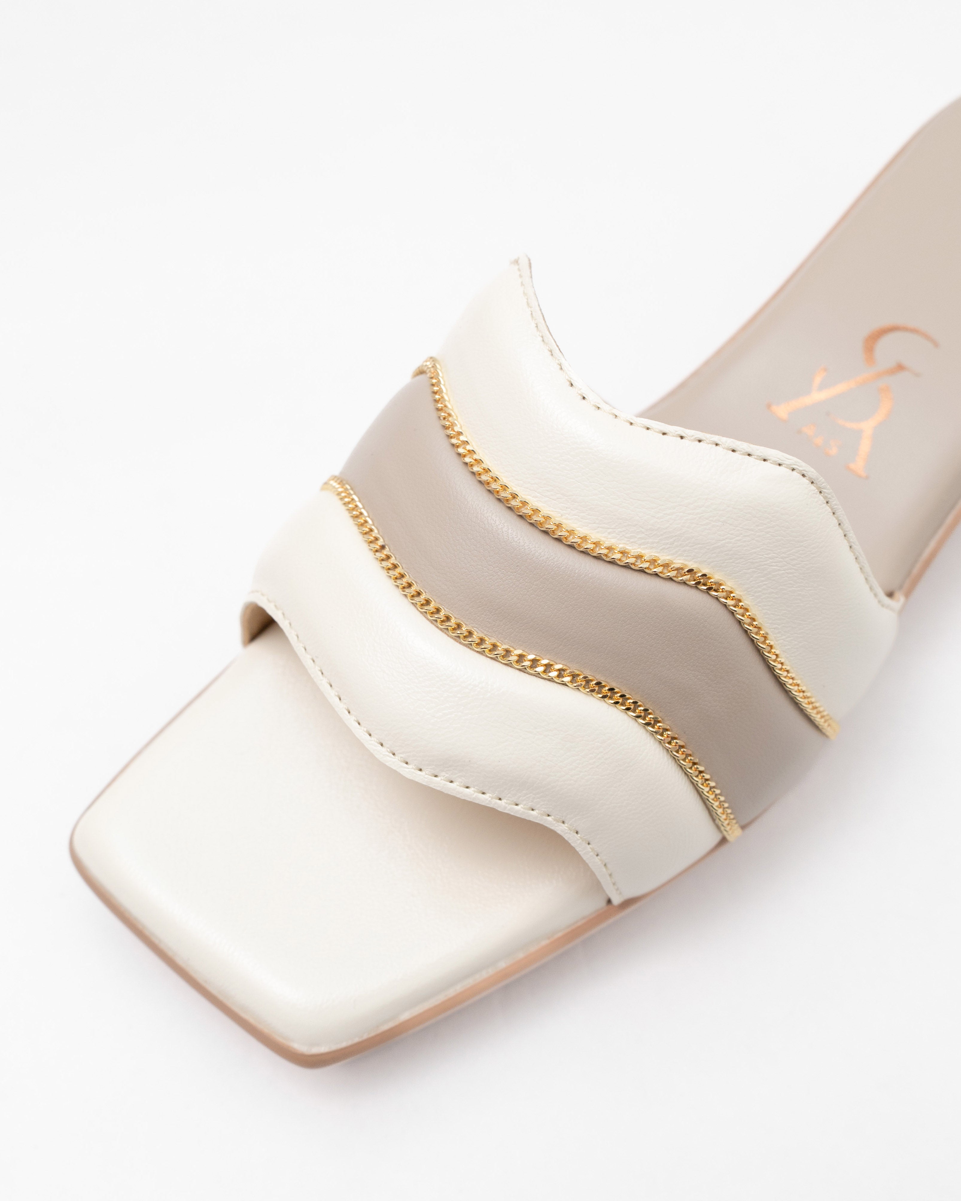 Wave Chain Detail Wedges