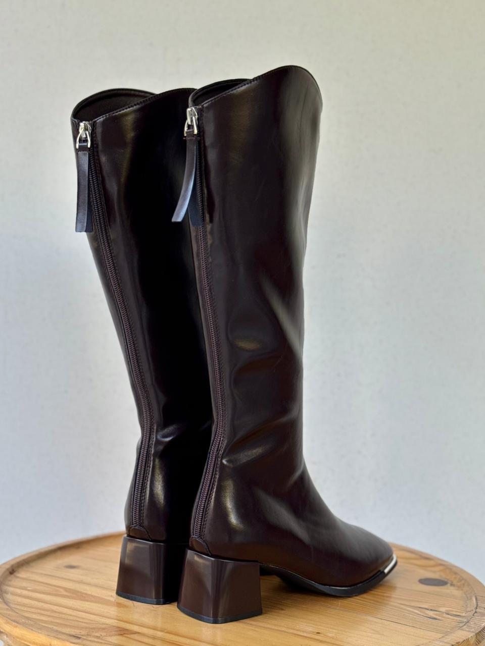 Square toe metal detail long boots