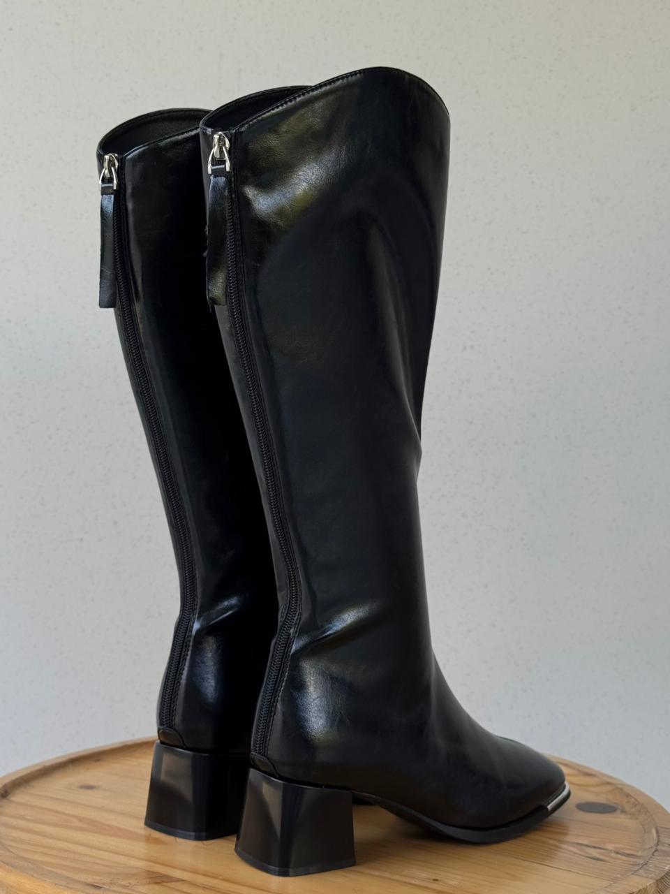 Square toe metal detail long boots