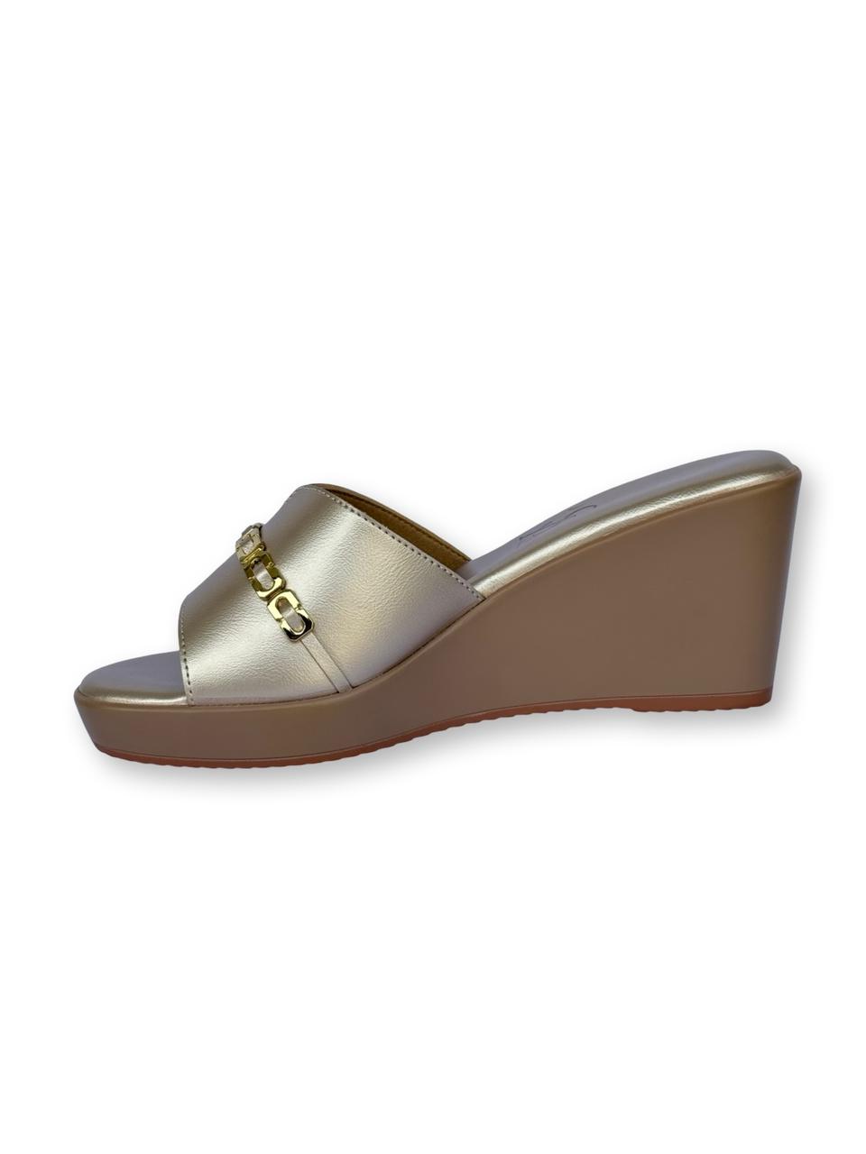 Golden Chain Detail Wedges