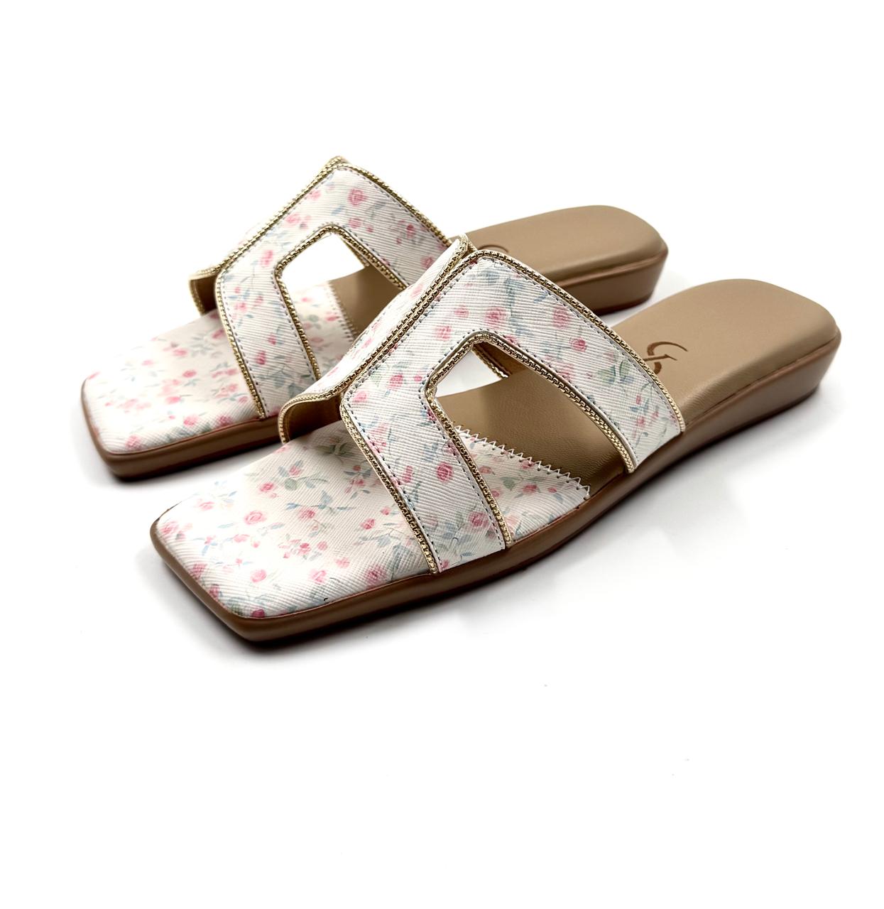 Classic Cutout Cushion Flats
