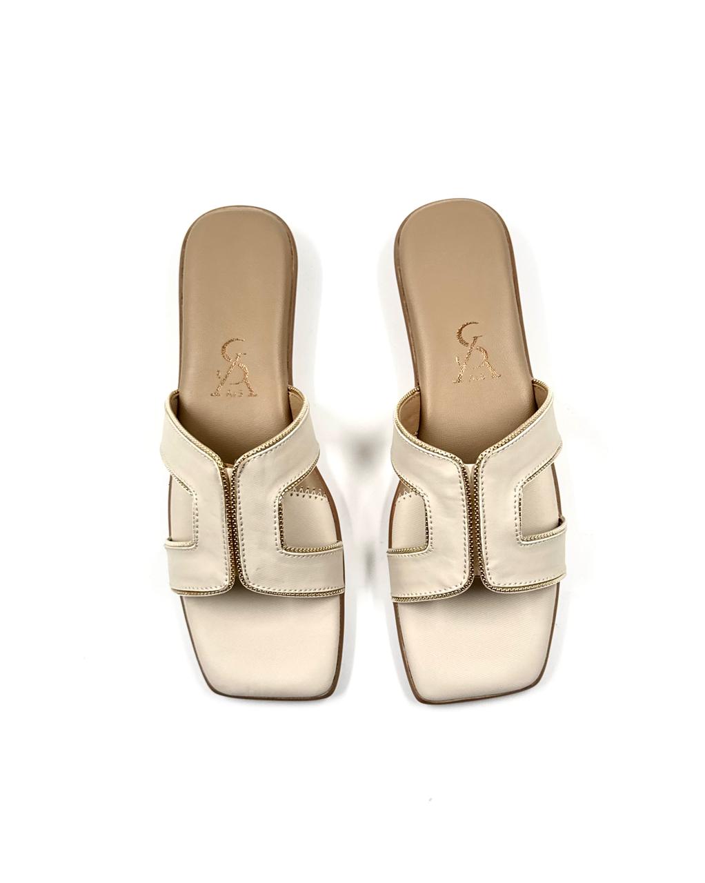Classic Cutout Cushion Flats