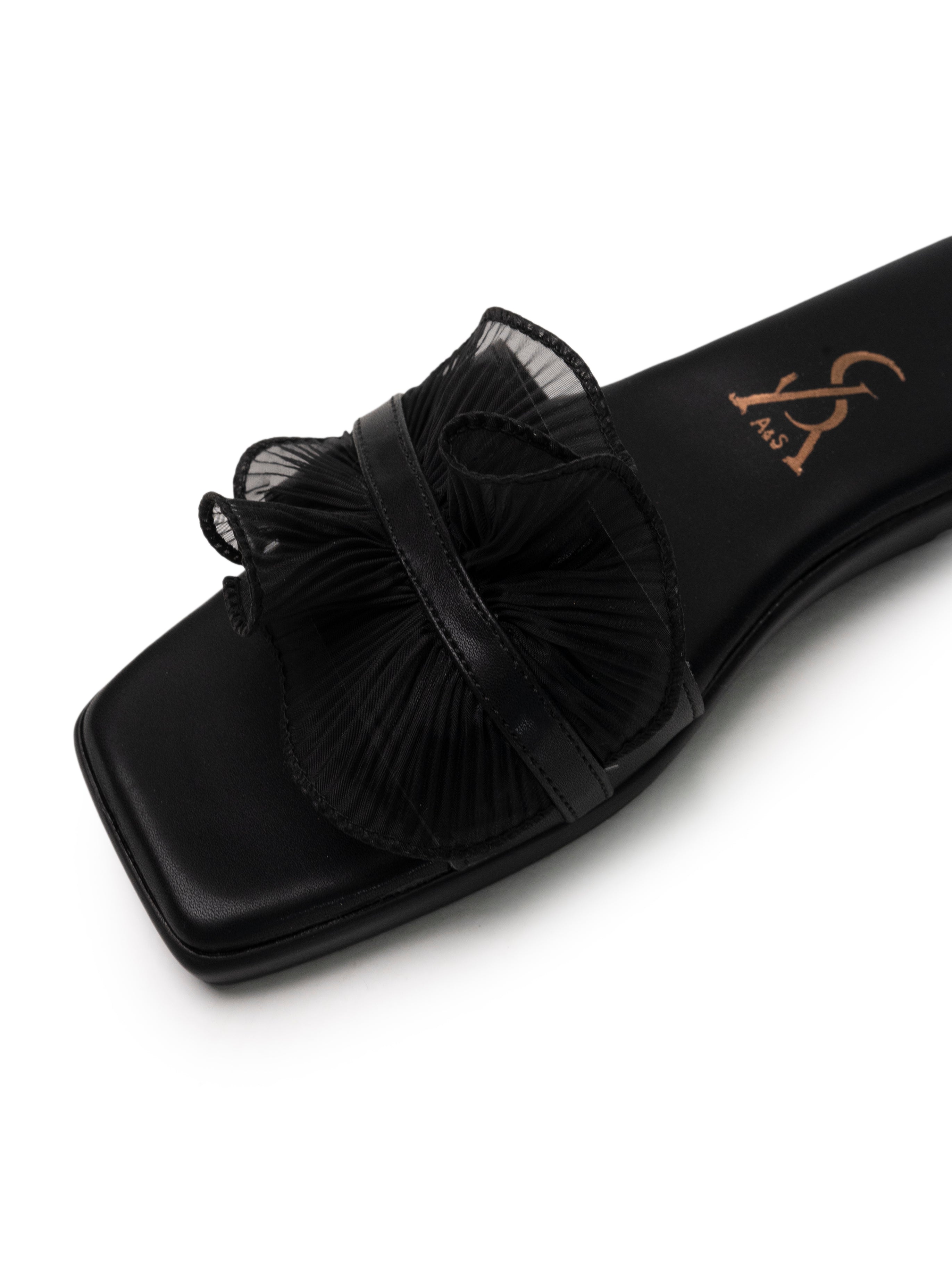 Crinkle Detail FLATS