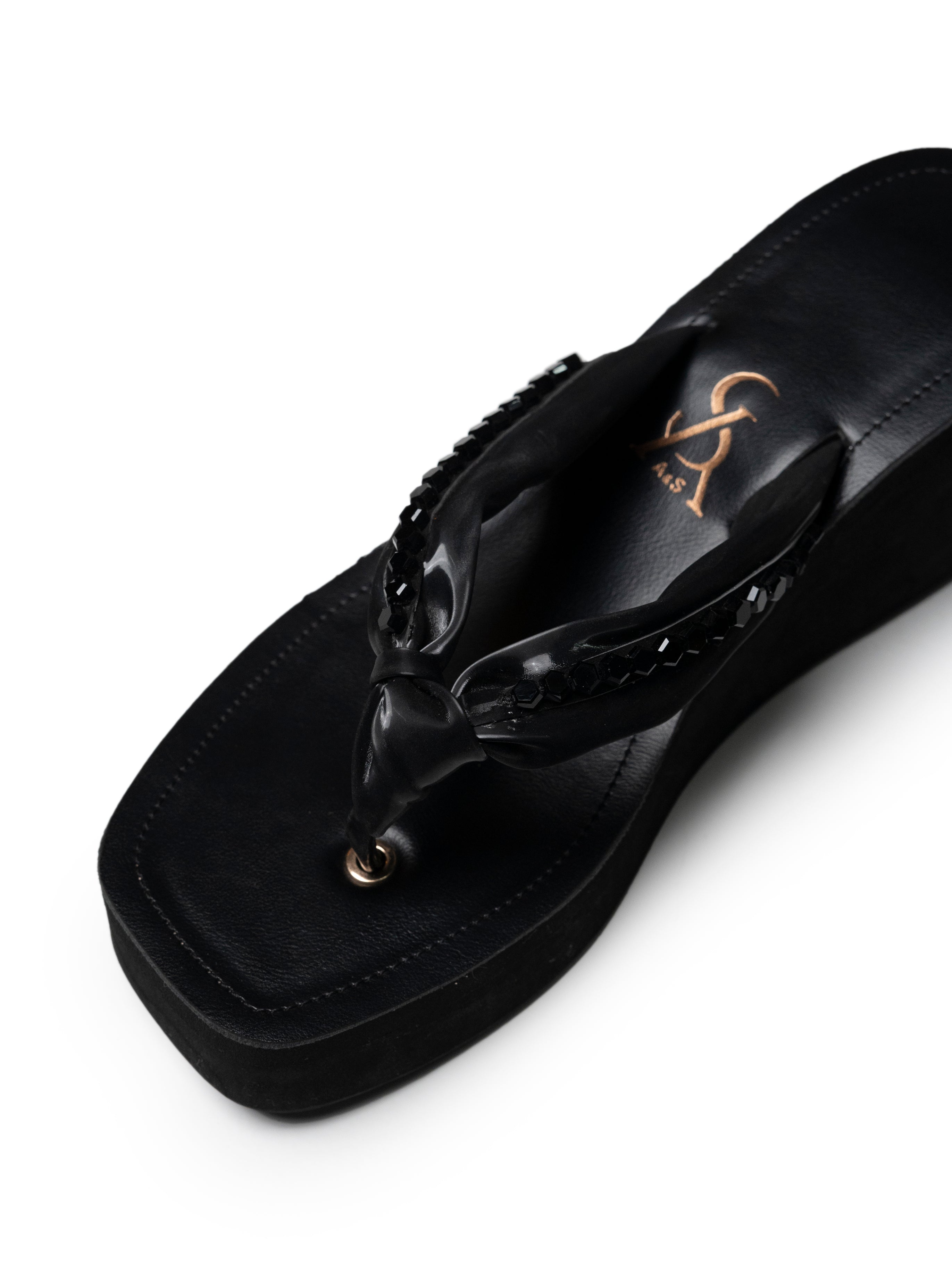 Knotted detail high platforms