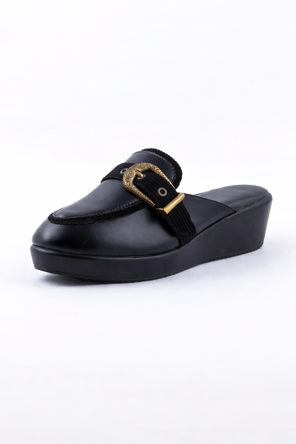 Antiqule buckle detail low wedges