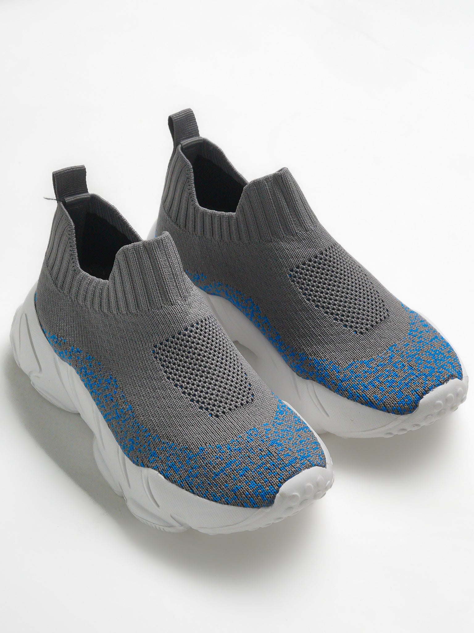 SPORTY SLIP ONS