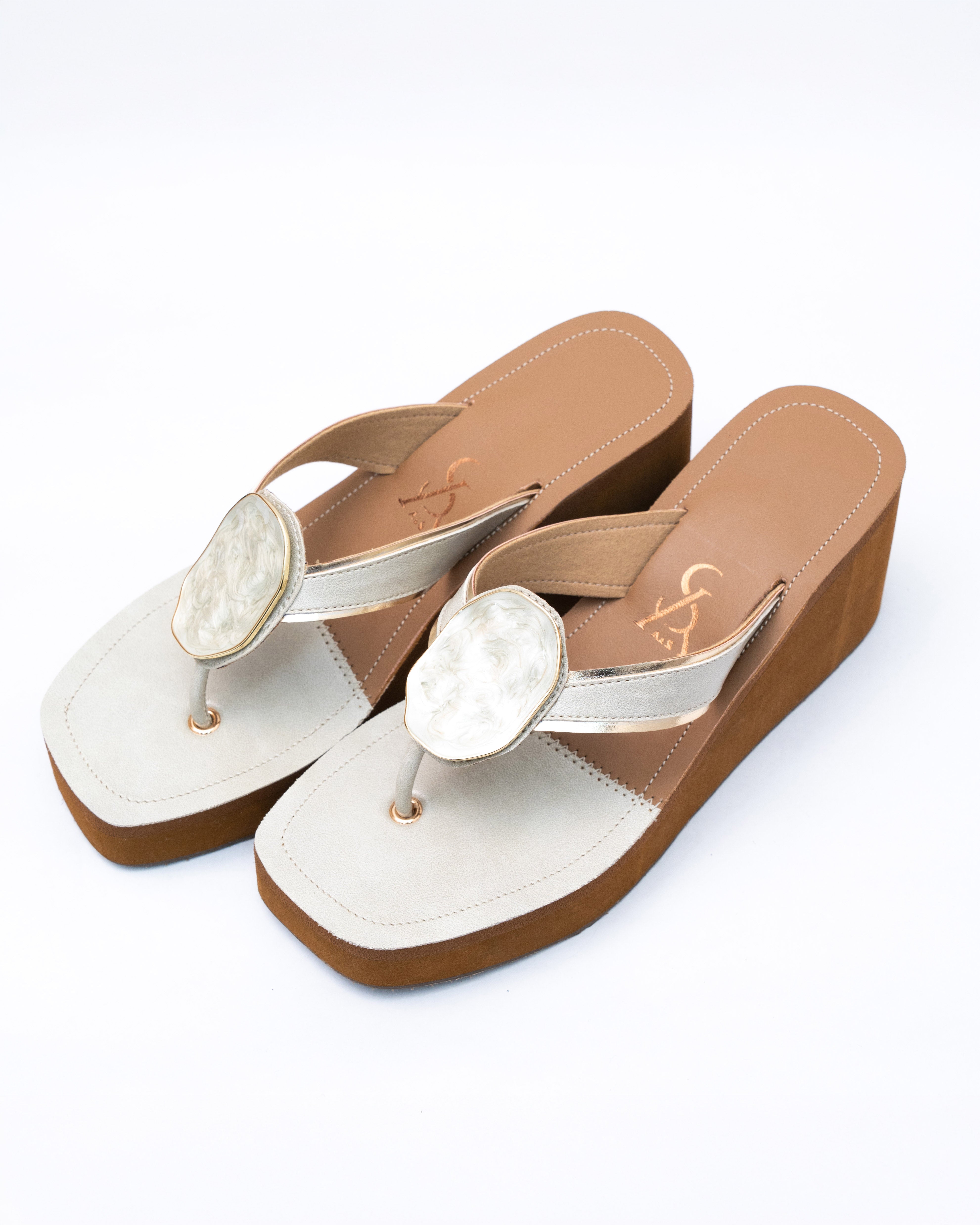 Marble Detail Dual Shade Wedges
