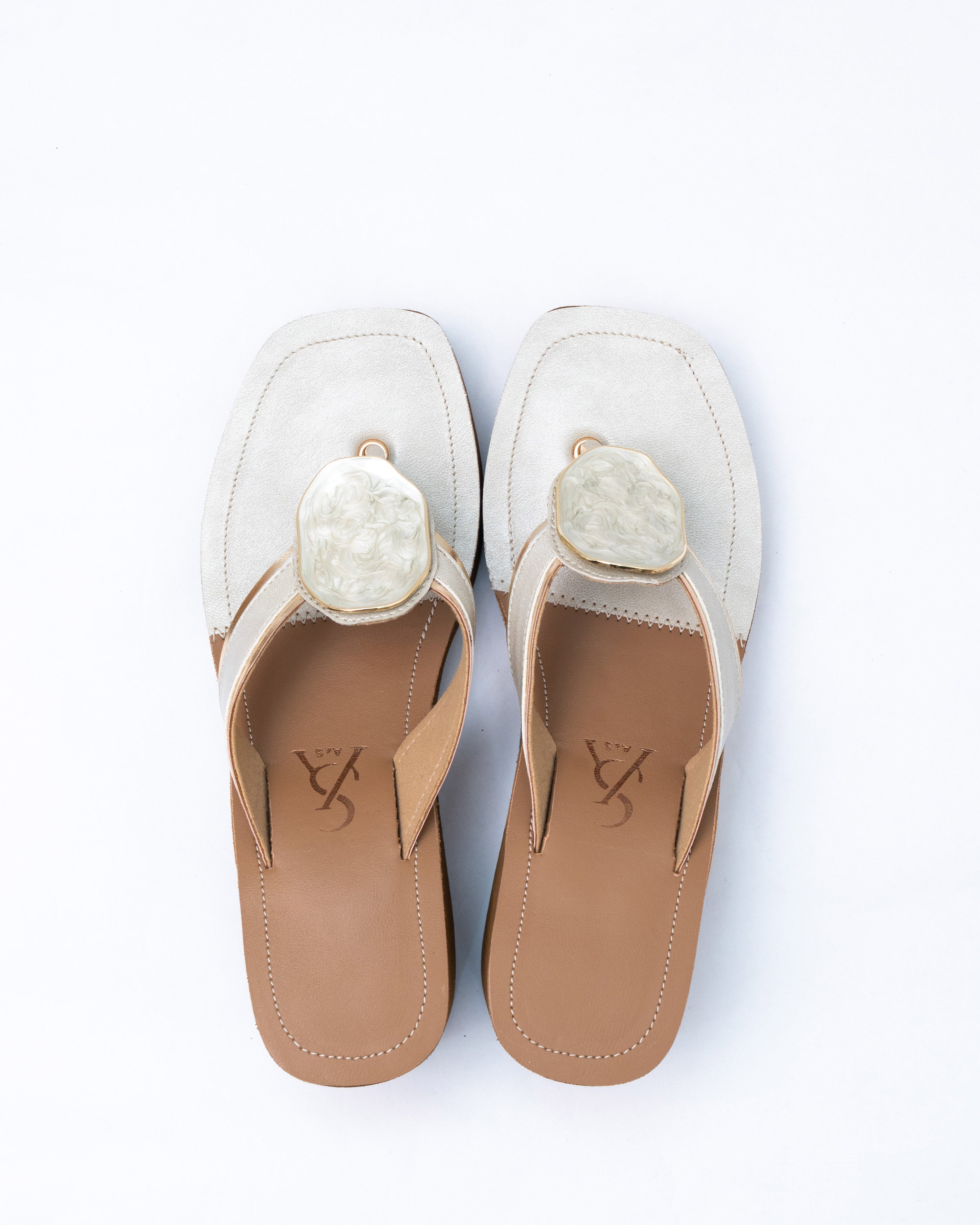 Marble Detail Dual Shade Wedges