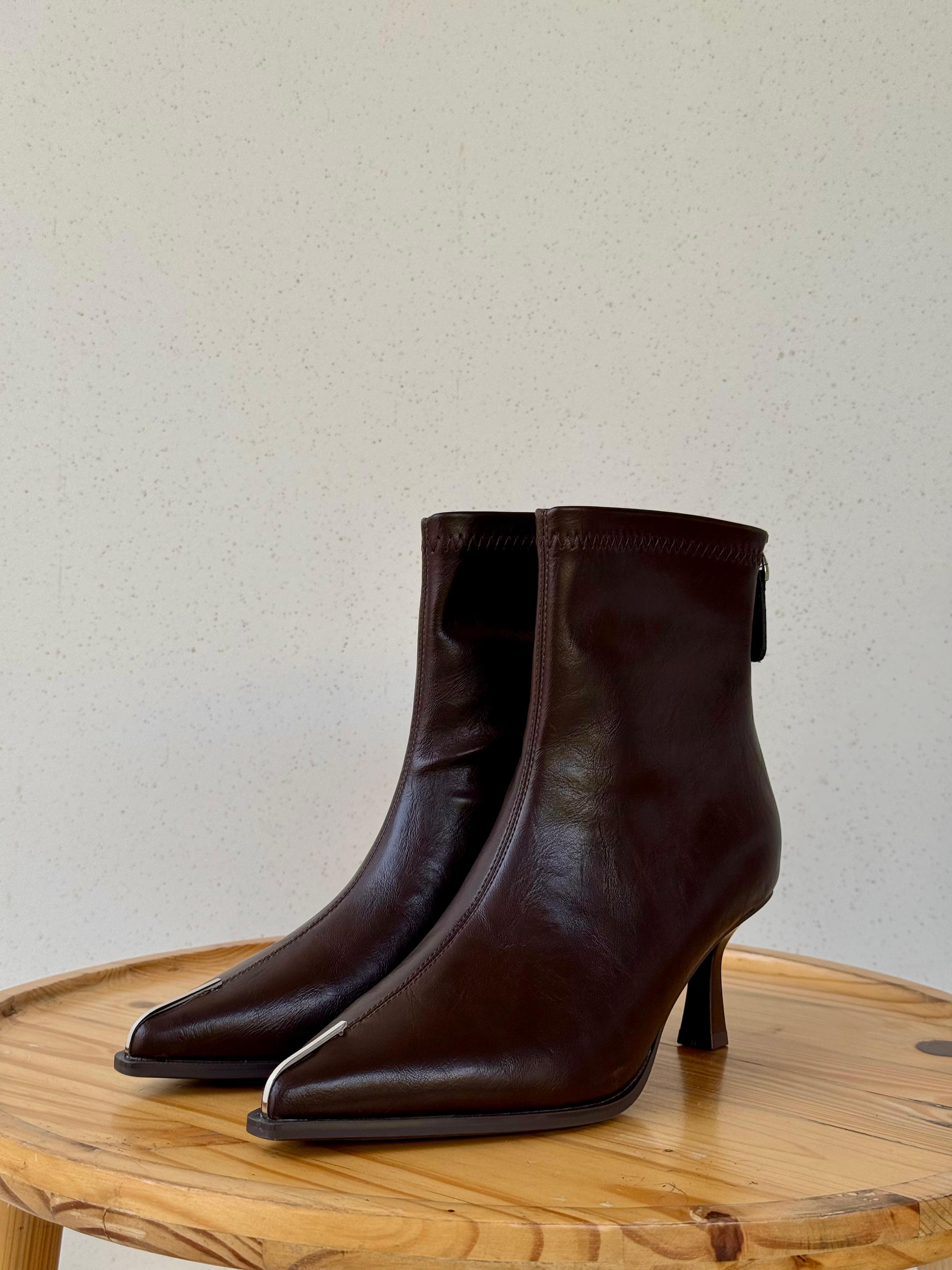 Pointed metal detail ankle boots