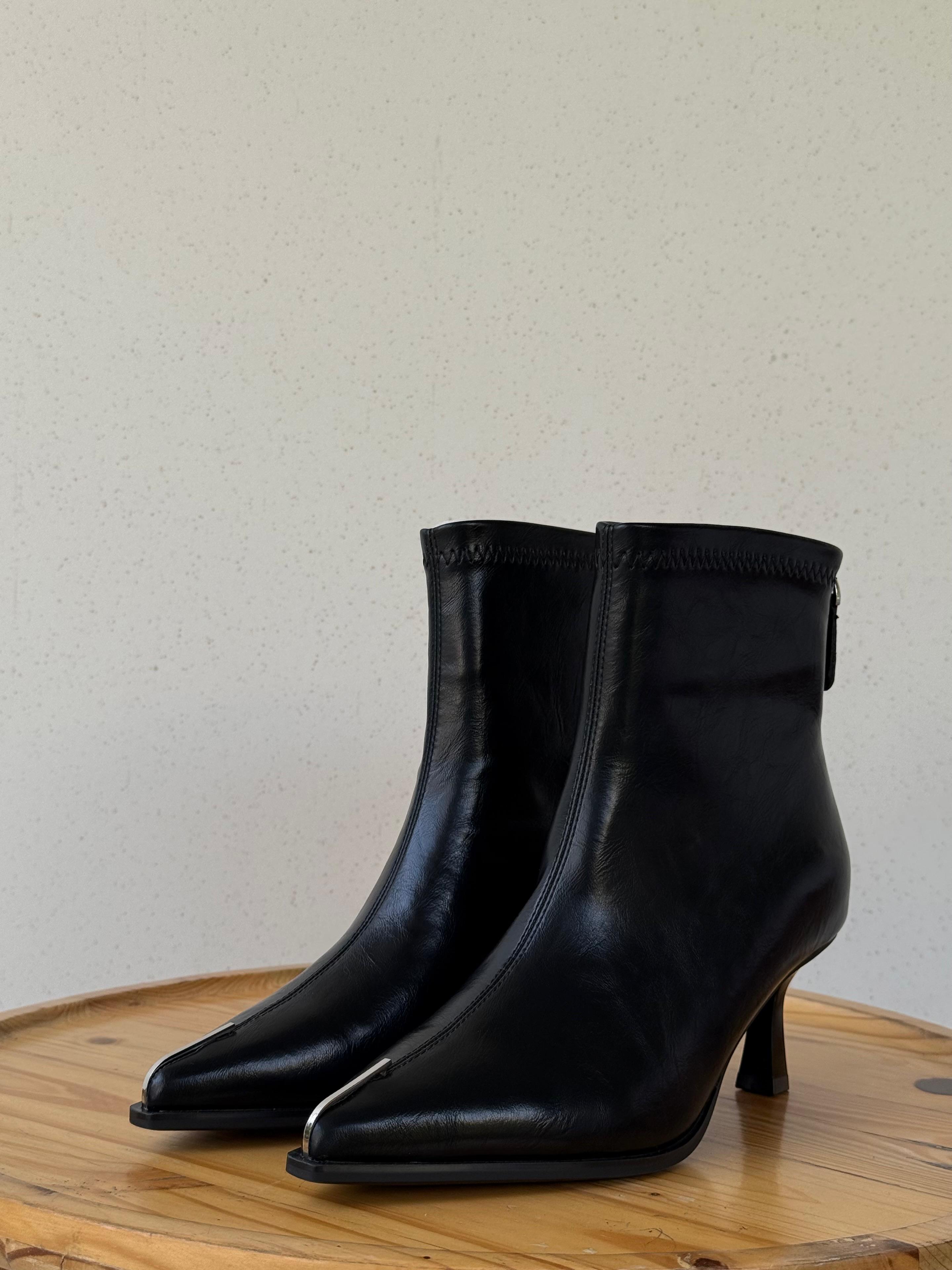 Pointed metal detail ankle boots
